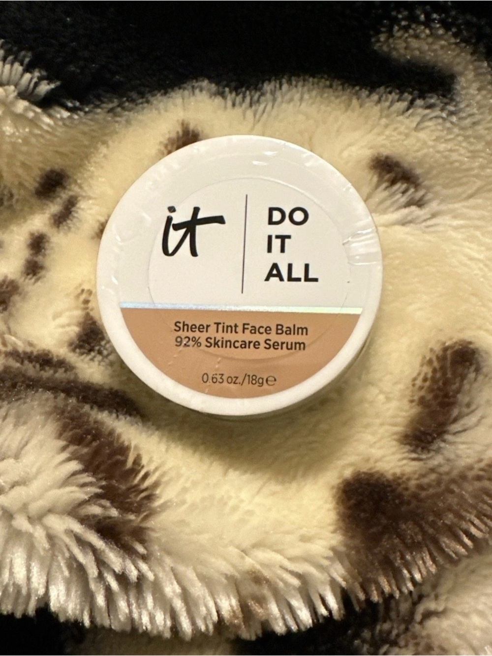 it cosmetics Sheer Tint Face Balm - Shade Medium Tan Warm 320